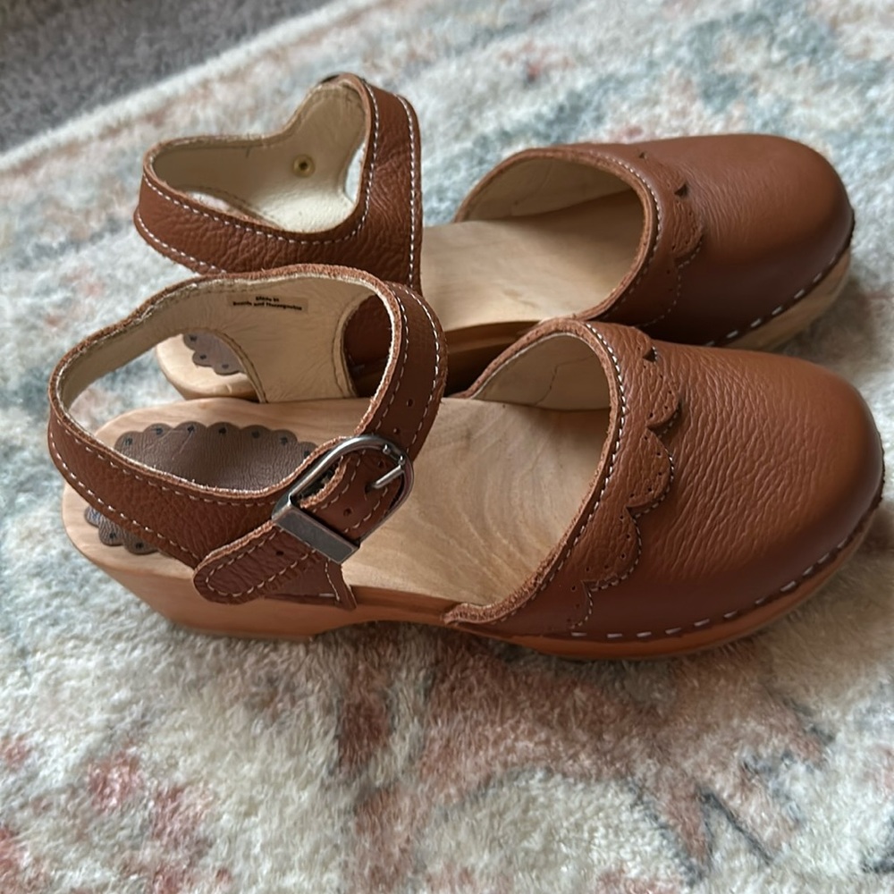 Hannah Anderson clogs